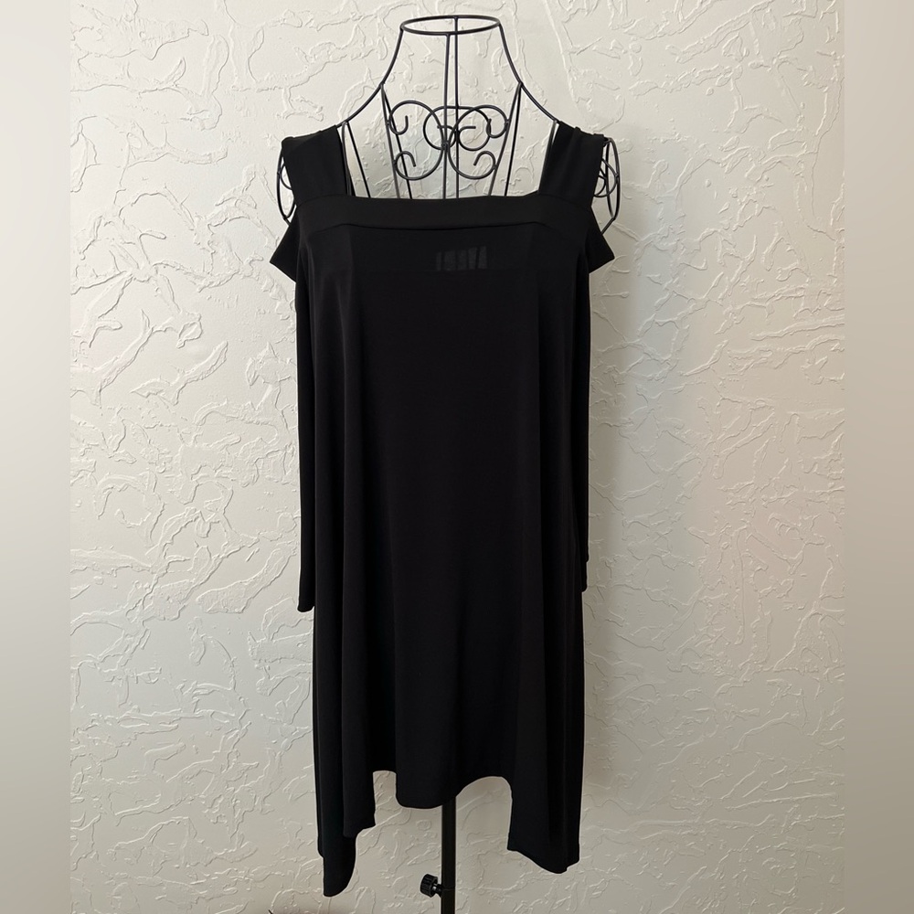 Chico’s Cold Shoulder Swing Tunic with Asymmetrical Hem Size 1